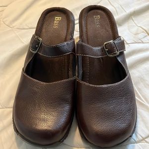 Ladies Bass slip ons.